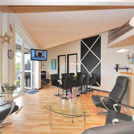 Eberta - 200m To The Fjord By Interhome *